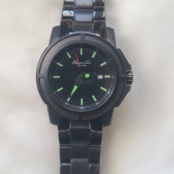 Kenneth Cole Stainless/Quartz Crystal Men's Watch - Picture 3 of 3